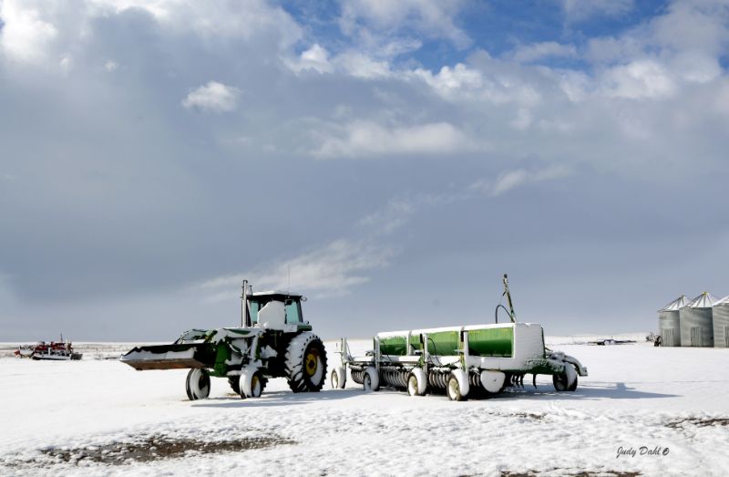 john-deere-and-spring-sky